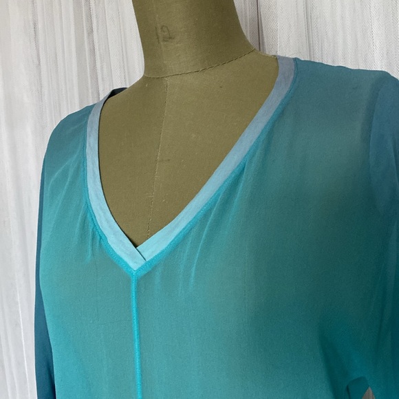 V-Neckline silk, cotton/modal trims Aqua ombré/grey! Lightweight, short sleeves - Picture 9 of 12
